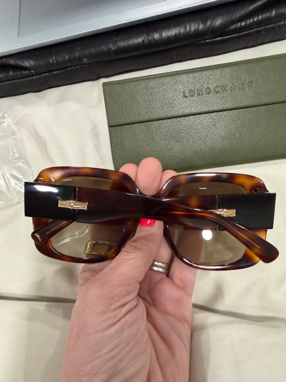 Longchamp Tortoiseshell Oversized Women's Sunglasses with Brown Gradient Lenses - Picture 2 of 10